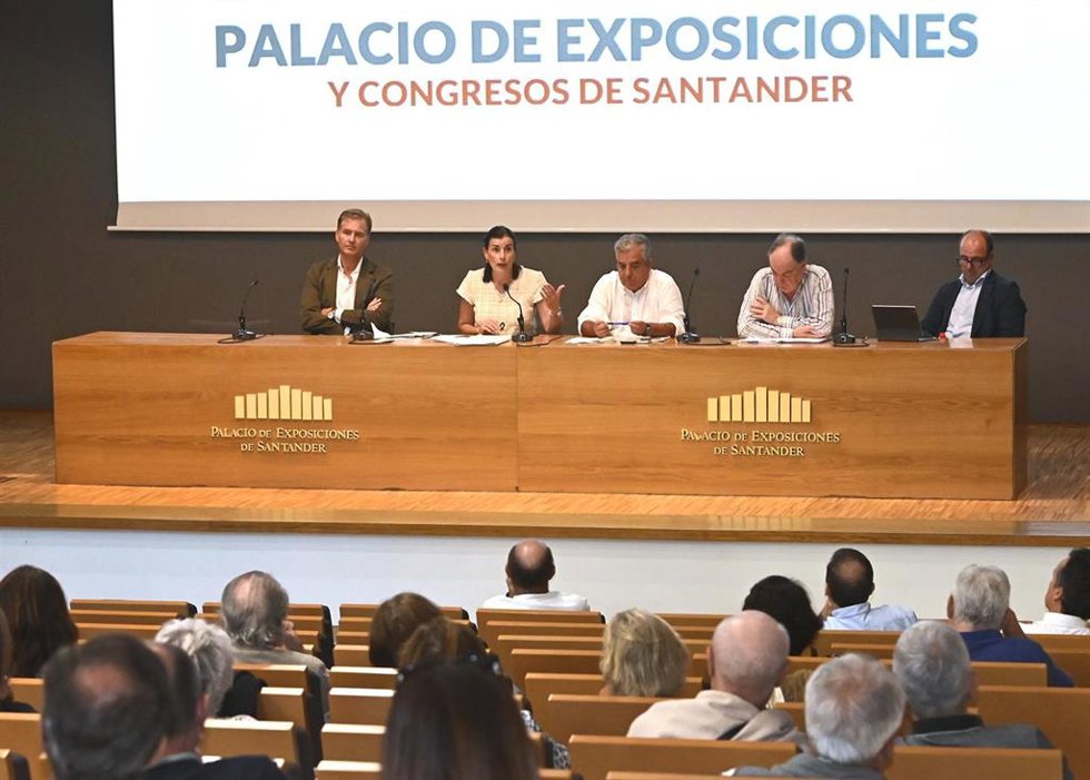 Igual se reúne con los afectados por el cierre del aparcamiento de Pombo