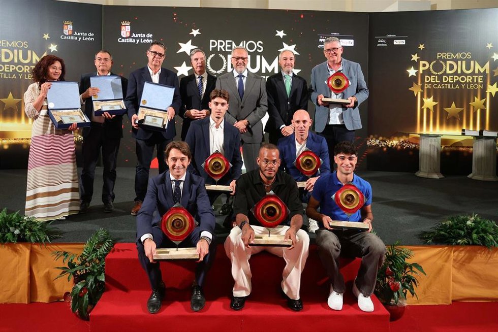 El vicepresidente primero y consejero de Desregulación, Familia y Ayudas Sociales, Carlos Pollán, durante la gala de entrega de los XIV Premios Pódium del Deporte de Castilla y León