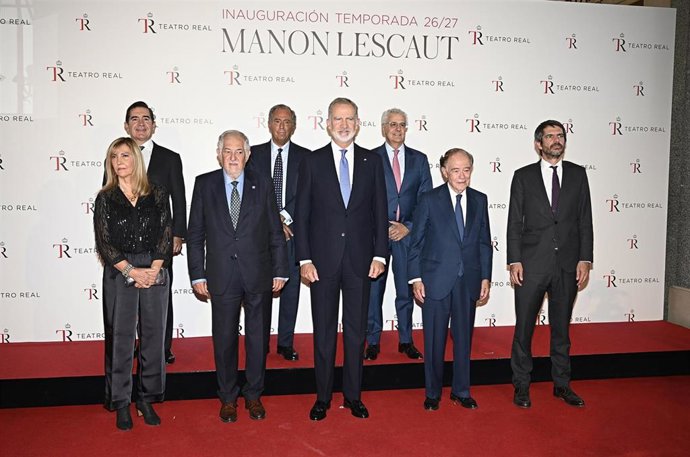 El Rey Felipe VI y Ernest Urtasun, Ministro de Cultura, acuden a la representación de la ópera “Manon Lescaut”, con motivo de la inauguración de la temporada del Real, a 23 de septiembre de 2026, en Madrid (España).