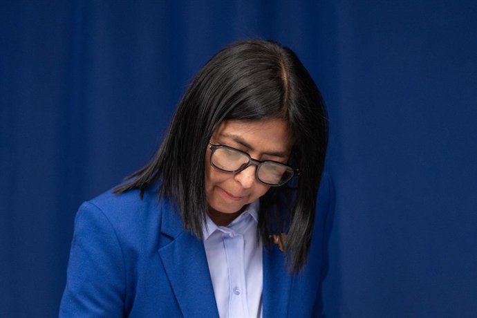 21 de setembro de 2026, Bronx, Nova York, EUA: Delcy Rodríguez Gómez, presidente interina da República Bolivariana da Venezuela, assina o livro de visitas durante seu encontro com o secretário-geral da ONU, António Guterres, na sede da ONU em Nova York, N