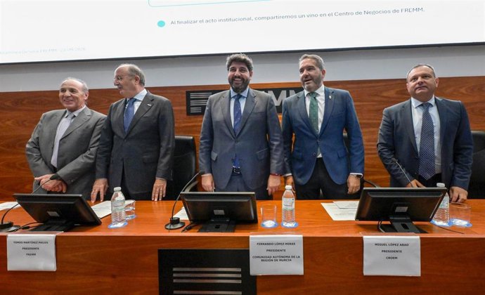 El jefe del Ejecutivo regional, Fernando López Miras, durante el acto de clausura de la 49 Asamblea General de la Federación Regional de Empresarios del Metal de Murcia (Fremm).