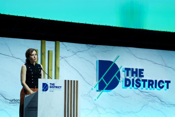 A presidente da Comunidade de Madri, Isabel Díaz Ayuso, durante a inauguração do The District 2026, em 22 de setembro de 2026, em Madri (Espanha). O The District celebra sua quinta edição, consolidando-se como o maior encontro internacional de investidore
