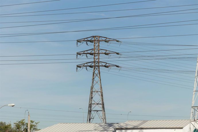 Torre eléctrica en imagen de archivo.