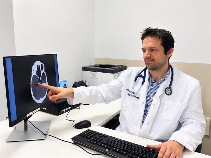El doctor Reyes es neurólogo del Hospital Vithas Xanit Internacional
