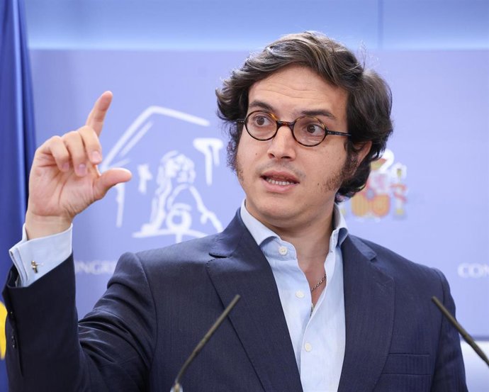 Archivo - El diputado de VOX, José María Figaredo, durante una rueda de prensa en el Congreso de los Diputados, a 2 de julio de 2024, en Madrid (España).