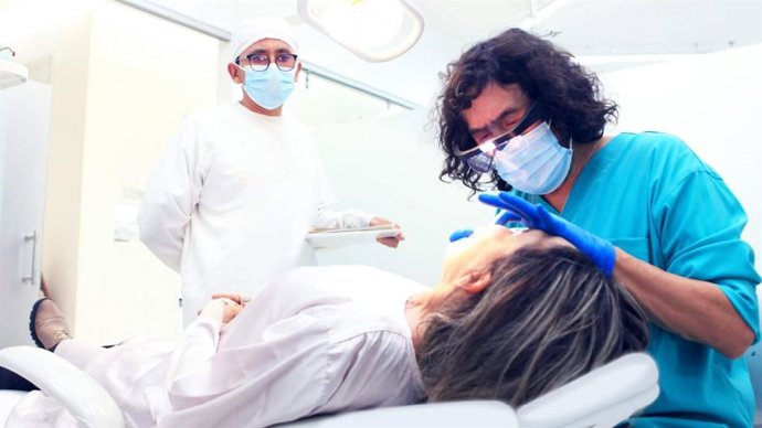 Odontología de Marlon Becerra  Diseño de sonrisa más allá de la estética; la filosofía de Marlon Becerra en Colombia