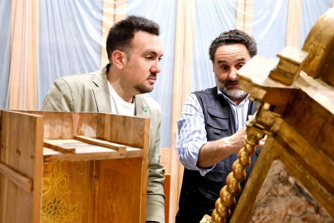 Preparativos en Alcalá (Sevilla) para el II 'Ciclo de conservación preventiva en el patrimonio de las hermandades'