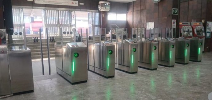 Tornos de acceso al transporte público.