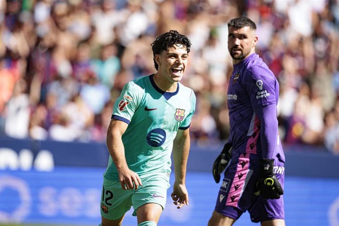 El jugador del FC Barcelona Xavi Espart durante un partido de Liga.