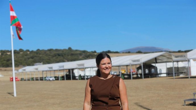 La secretaria del EBB del PNV, Maitane Ipiñazar, en las campas de Foronda, en Vitoria-Gasteiz, donde el domingo se celebrará el 50º Alderdi Eguna
