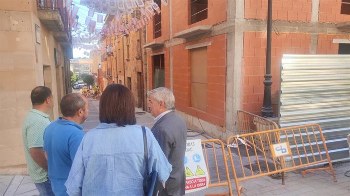El alcalde de Soria visita las obras del Casco Viejo.
