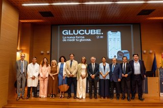 Acto de presentación de Glucube, el sistema de medición de glucosa sin pinchazo.
