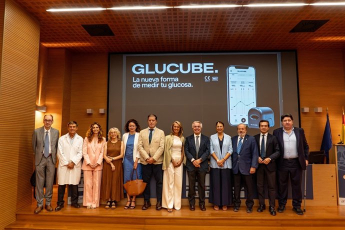 Acto de presentación de Glucube, el sistema de medición de glucosa sin pinchazo.