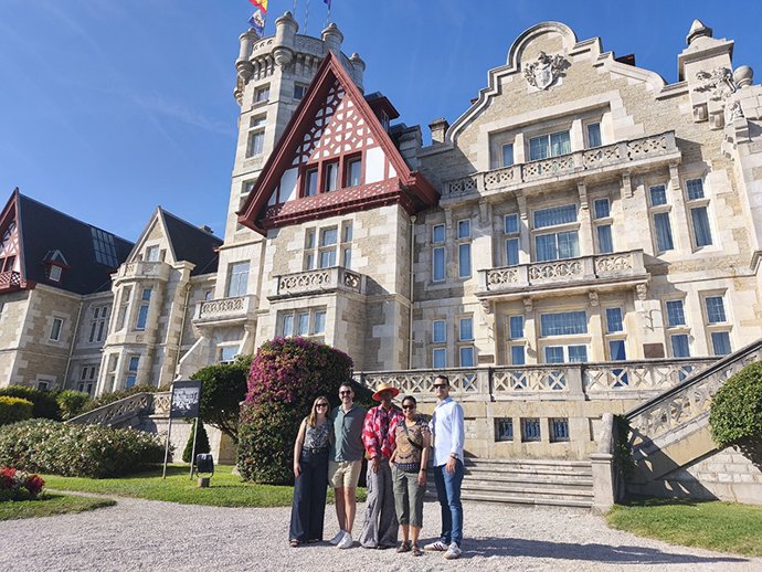 Turismo organiza un viaje con periodistas estadounidenses para dar a conocer los atractivos de Cantabria.