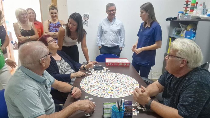 La Consejera De Bienestar Social, Bárbara García Torijano, Ha Visitado El Centro Neurovilla.