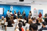 Foto: Más de 250 personas buscan nuevas oportunidades laborales en la Feria de Empleo de Roquetas de Mar (Almería)
