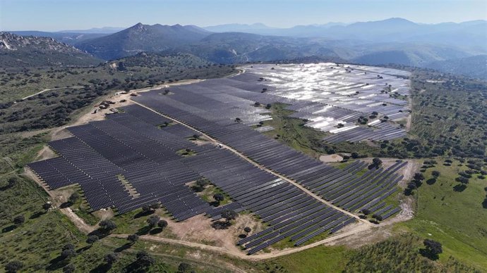 Parque fotovoltaico construido por Aldesa.