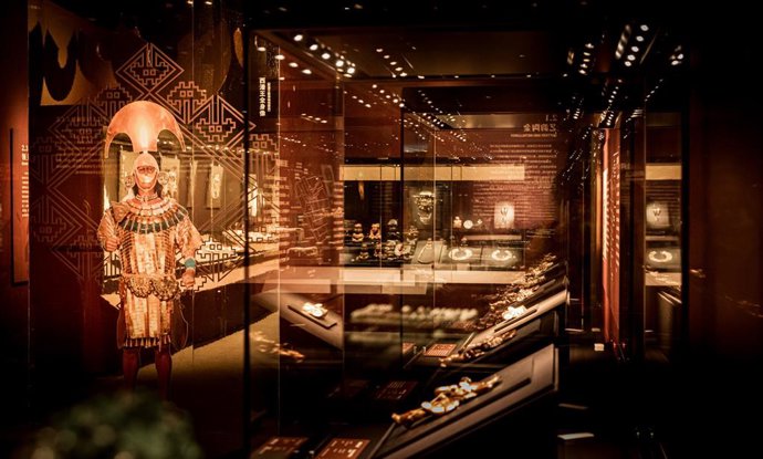 Exposición “Oro, Poder y Eternidad en el Perú Antiguo”.
