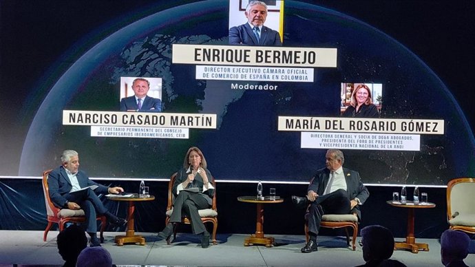 El secretario permanente del Consejo de Empresarios Iberoamericanos (CEIB) y director de Relaciones con Iberoamérica de CEOE, Narciso Casado, participa en el panel bilateral España-Colombia en el Club Nogal.