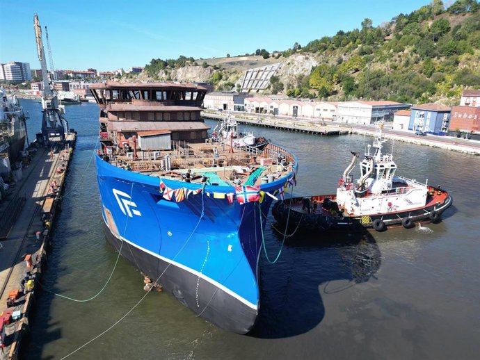 Botadura en Erandio (Bizkaia) del buque salmonero de última generación 'Froy Frohav'