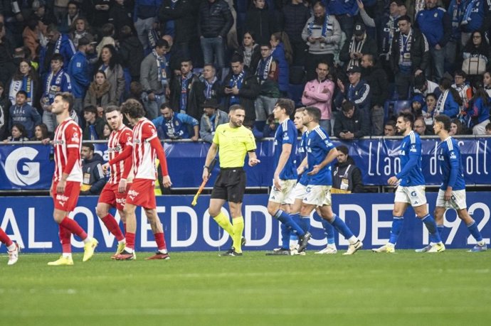 Archivo - Imagen del último derbi asturiano en el Carlos Tartiere.
