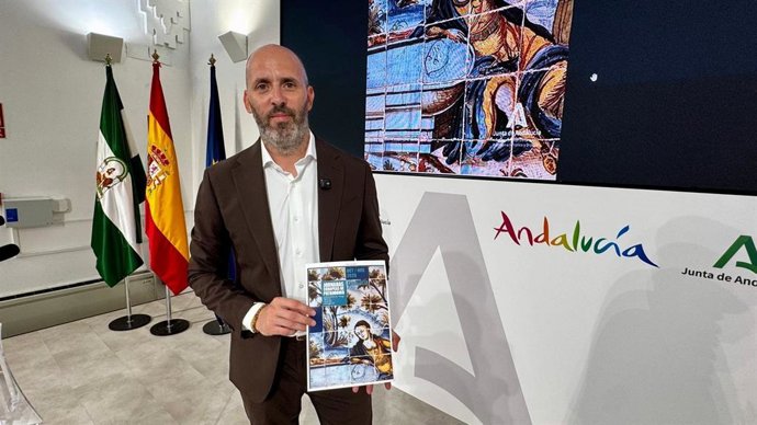 Eduardo Lucena, durante la presentación de las actividades programadas en Córdoba con motivo de las Jornadas Europeas de Patrimonio 2026.