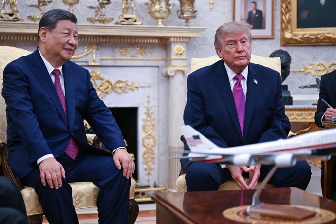 24 de setembro de 2026, Washington, Distrito de Columbia, EUA: O presidente dos Estados Unidos, Donald J. Trump, e o presidente Xi Jinping, da República Popular da China, participam de uma reunião bilateral no Salão Oval da Casa Branca, em Washington, DC,
