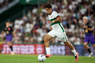 Archivo - August 23, 2026, Elche, Barcelona, Spain: Ali Houary of Elche CF in action during the LaLiga EA Sports 2026/27 match between Elche CF and FC Barcelona at Estadio Manuel Martinez Valero on August 23, 2026 in Elche, Spain.