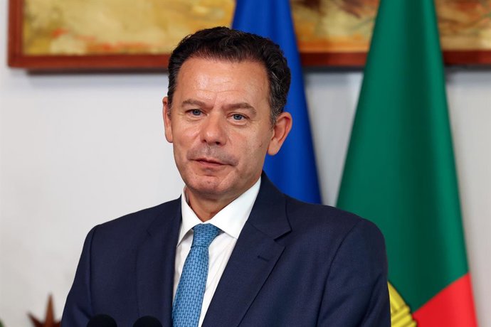 Archivo - Arquivo - 20 de julho de 2026, Roma, Itália: O primeiro-ministro Luís Montenegro é visto durante as declarações conjuntas com a primeira-ministra Giorgia Meloni (que não aparece na imagem). A primeira-ministra Giorgia Meloni recebeu o primeiro-m