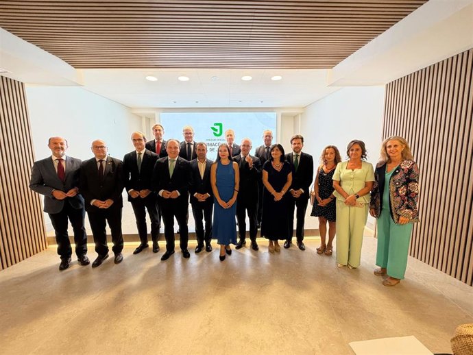 Acto de inauguración de la nueva sede del Colegio Oficial de Farmacéuticos de Jaén.