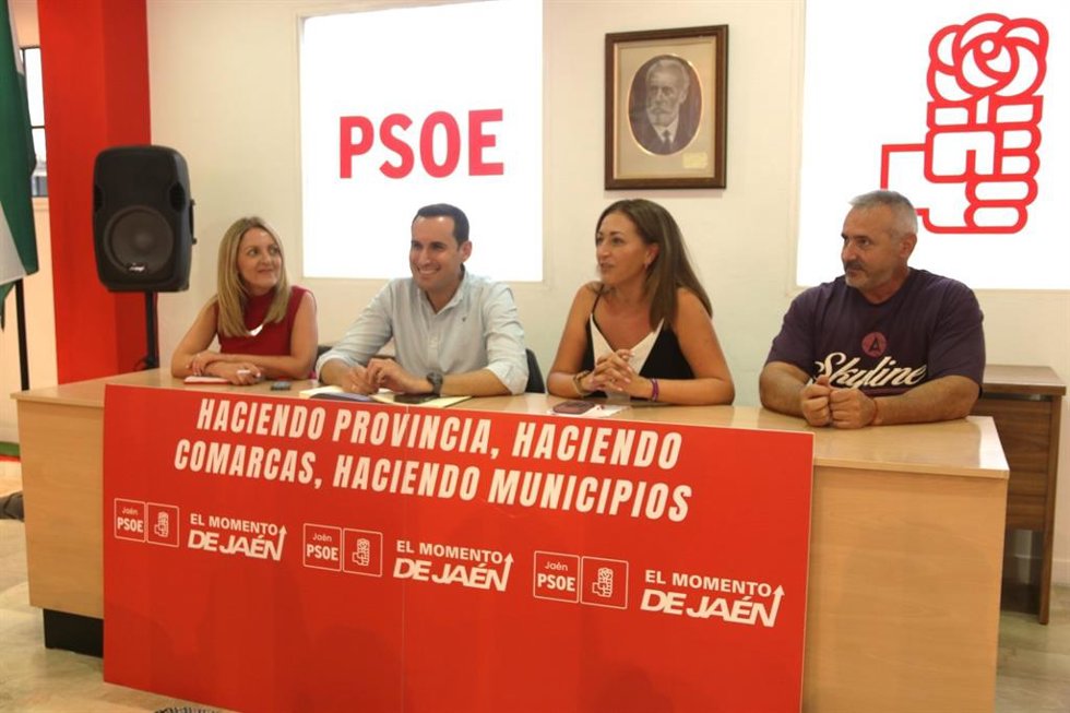 El secretario general del PSOE de Jaén, Juan Latorre, en la reunión del Comité Comarcal de Las Villas.