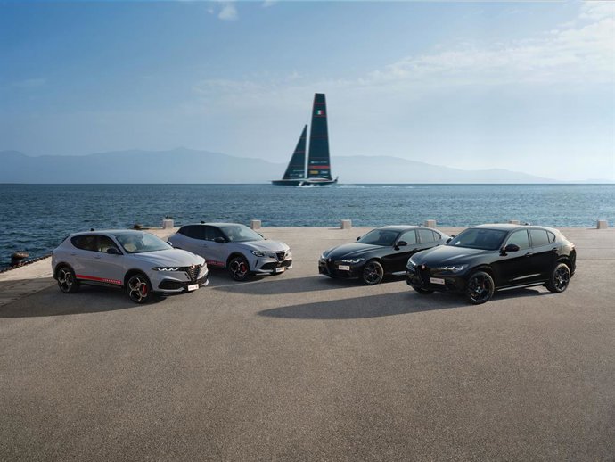 Archivo - Alfa Romeo estrena la edición especial Luna Rossa para sus modelos Junior, Tonale, Giulia y Stelvio
