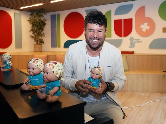 Pablo López ha presentado su propio Baby Pelón en el Club Juegaterapia