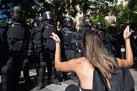 La Delegación del Gobierno investigará la actuación policial durante el desahucio de Maricarmen