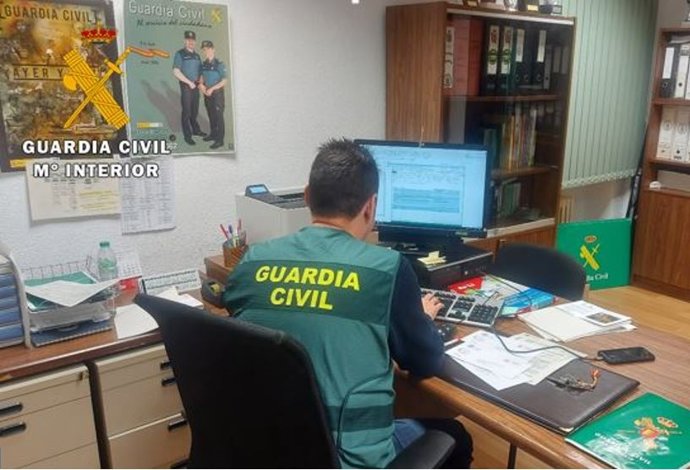 Archivo - Sucesos.- Investigados cuatro jóvenes por una estafa de 545.920 euros a una empresa de Valladolid