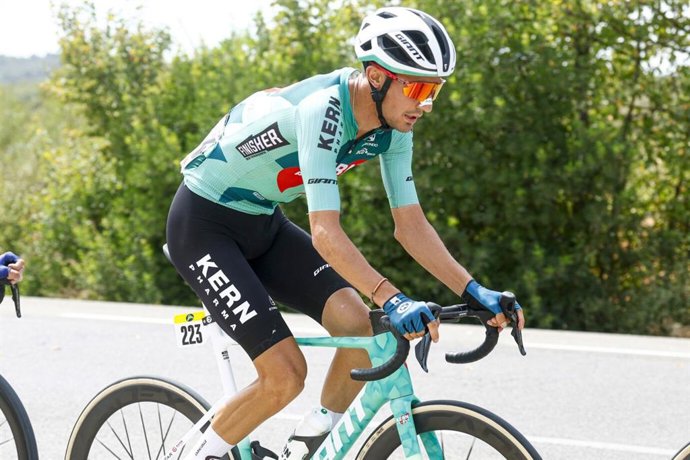Iván Cobo (Equipo Kern Pharma) en La Vuelta 26