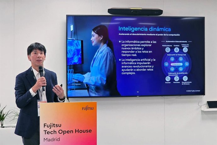 Foto de Hiroshi Nishikawa no Fujitsu Technology Open House, em Madri.