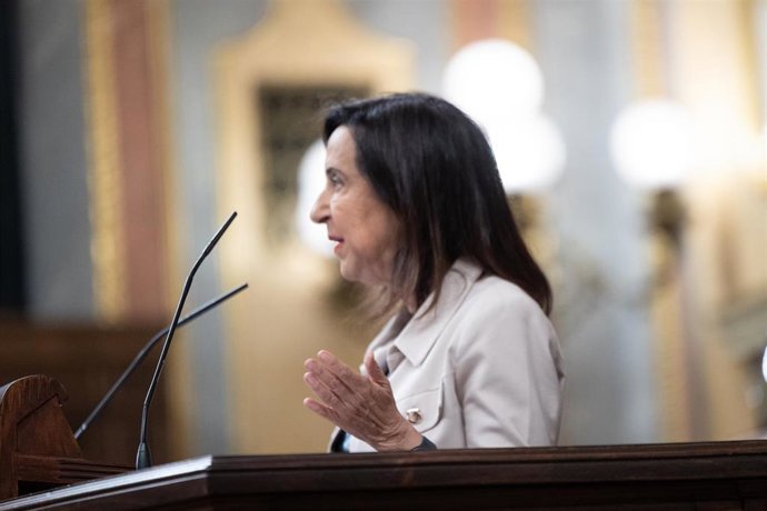 La ministra de Defensa, Margarita Robles, durante una sesión de control al Gobierno, en el Congreso de los Diputados, a 23 de septiembre de 2026, en Madrid (España). El Gobierno se enfrenta a una nueva sesión de control que vuelve a estar centrada en la g