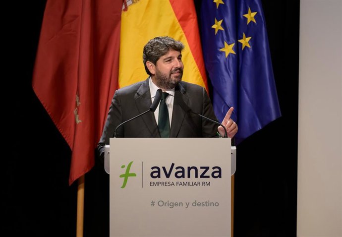 López Miras destaca que la Ley de Empresa Familiar busca evitar cierres por falta de relevo