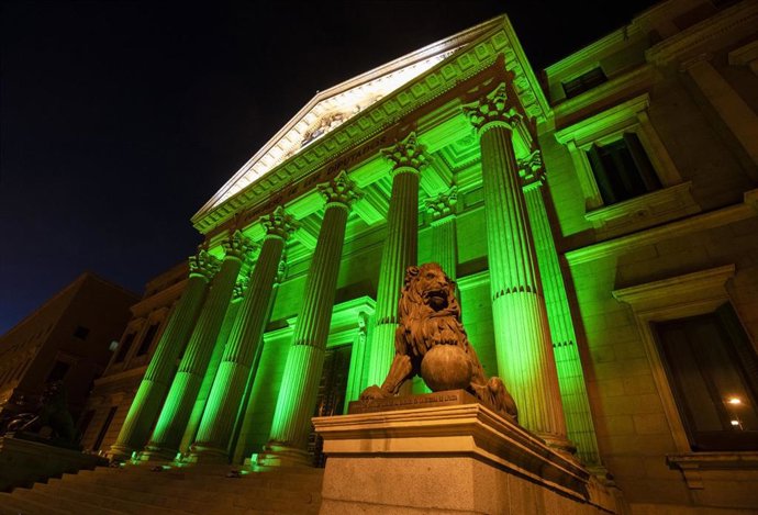 Archivo - Edificios y monumentos de toda España se iluminan de verde para reconocer el papel farmacéutico en la salud poblacional