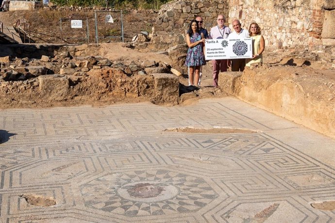 Presentación del sello del Mosaico de Medusa