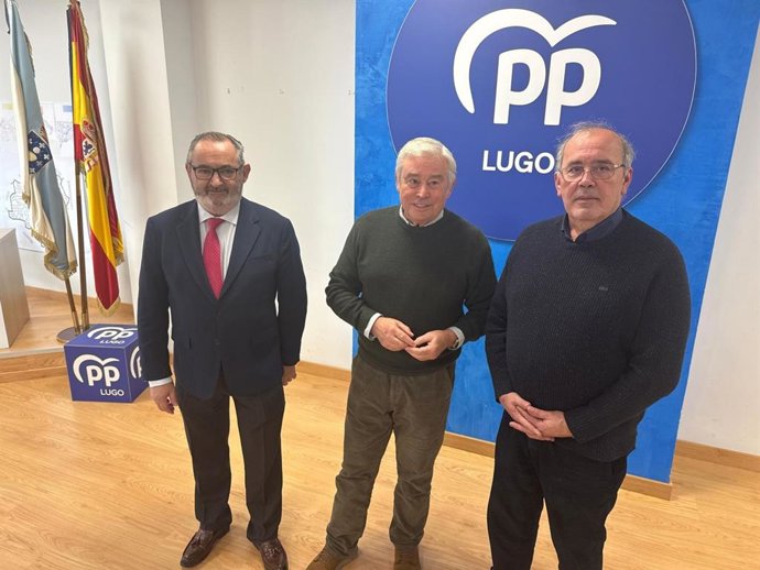 Archivo - Los senadores del PP por la provincia de Lugo José Manuel Barreiro, José Manuel Balseiro y Juan Serrano