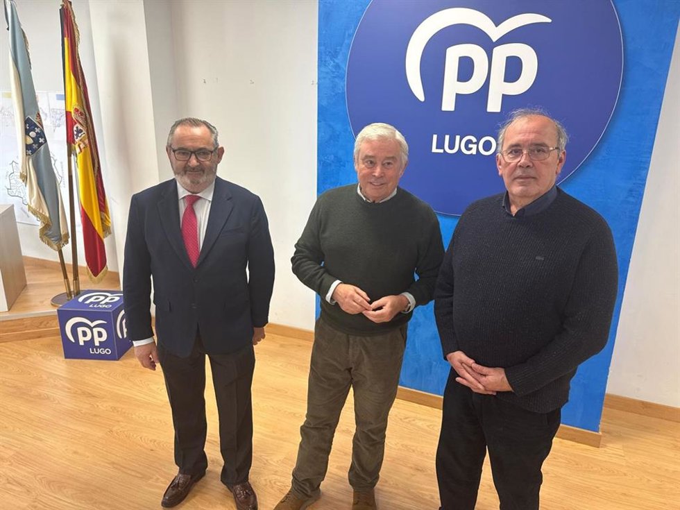 Archivo - Los senadores del PP por la provincia de Lugo José Manuel Barreiro, José Manuel Balseiro y Juan Serrano