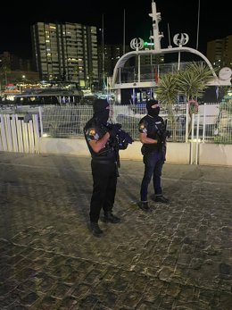 Agentes en el Plan Costa del Sol contra el crimen organizado desplegado en Málaga capital.