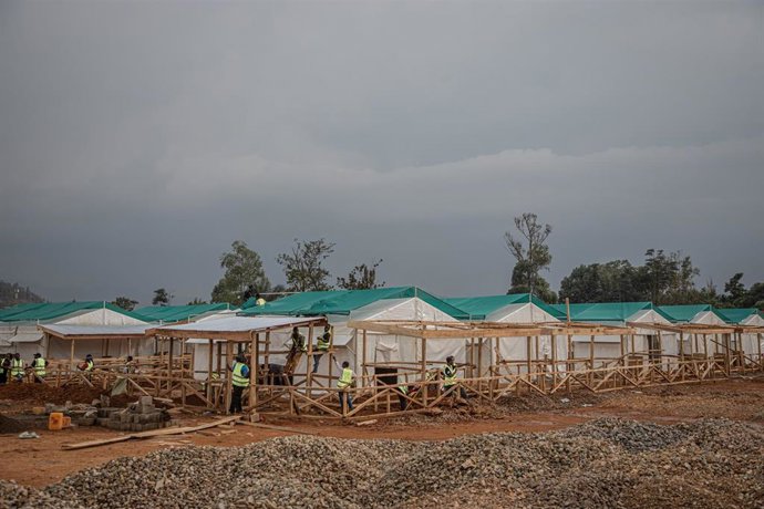 Archivo - Fotografía de archivo de la construcción de un centro de tratamiento para pacientes de ébola en el este de República Democrática del Congo (RDC)