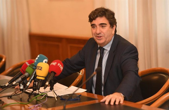 Archivo - El presidente de la Autoridad Portuaria de A Coruña, Martín Fernández Prado