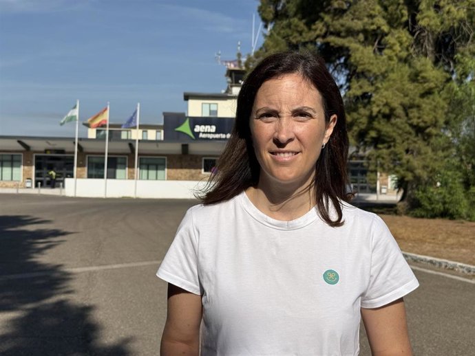 La senadora del PP por Córdoba Cristina Casanueva en el Aeropuerto de Córdoba.
