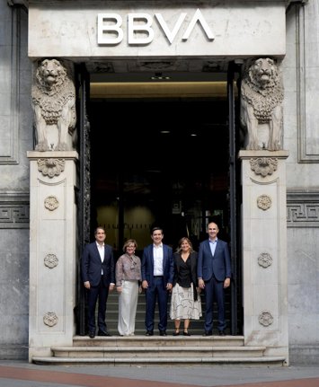 El BBVA crea un 'hub' de inteligencia artificial para potenciar el talento tecnológico en Bilbao.