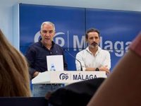 Bendodo (PP) señala a Sánchez como "responsable" del desahucio de Maricarmen: "Se ha producido con un gobierno del PSOE"