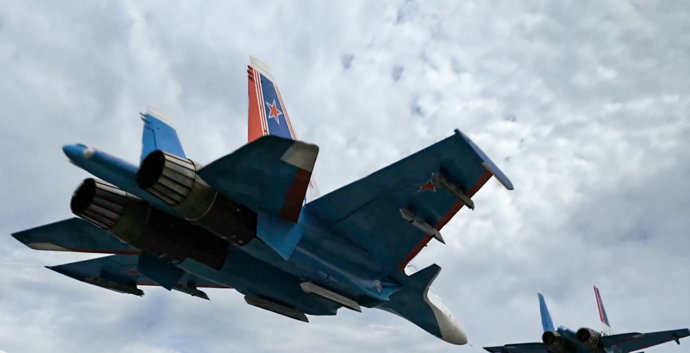 Caza ruso Sukhoi Su-30SM.  